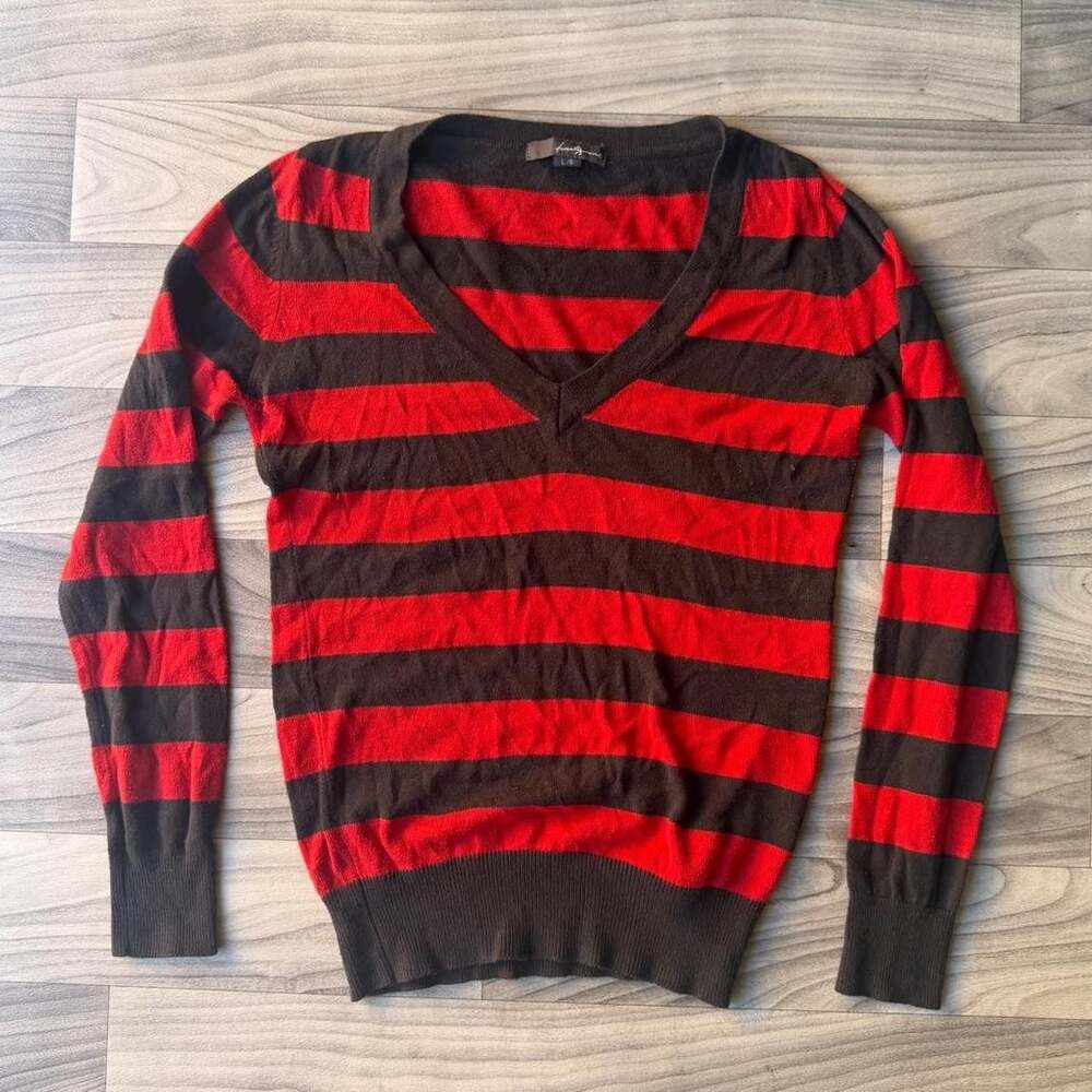 Forever 21 Y2K Red and Brown Striped V-Neck Sweater
